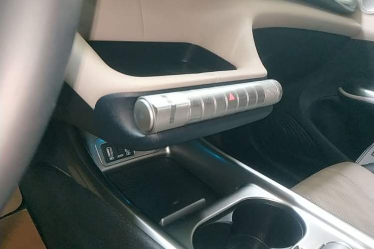 Used BYD Dolphin 2023 420 km Fashion Edition Gear Lever