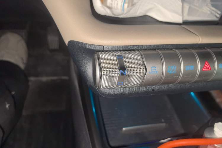 Used BYD Dolphin 2023 420 km Fashion Edition Gear Lever