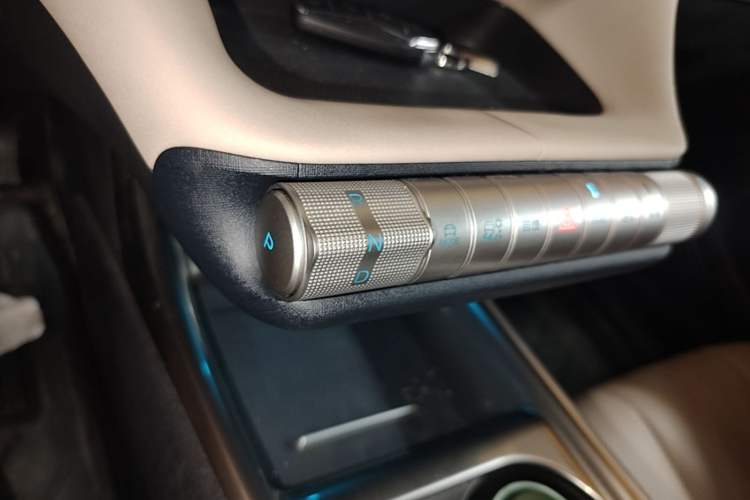Used BYD Dolphin 2023 420 km Fashion Edition Gear Lever