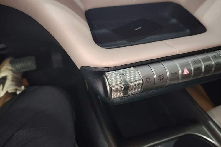 Used BYD Dolphin 2023 420 km Free Version Gear Lever