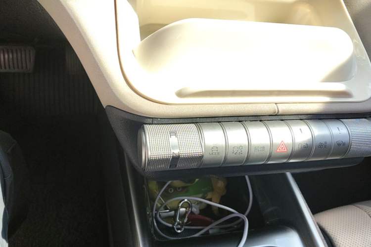Used BYD Dolphin 2023 420 km Fashion Edition Gear Lever