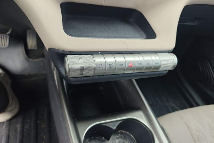 Used BYD Dolphin 2023 420 km Fashion Edition Gear Lever