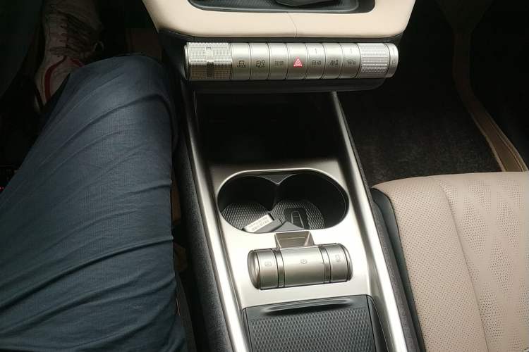 Used BYD Dolphin 2023 420 km Free Version Gear Lever