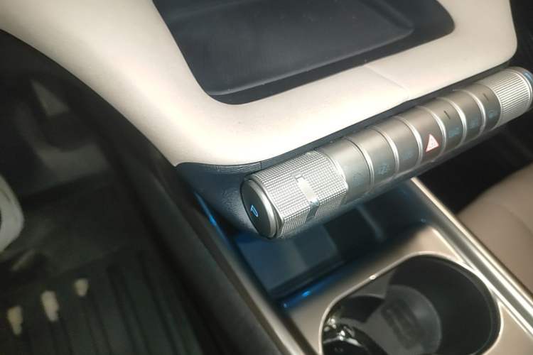 Used BYD Dolphin 2023 420 km Fashion Edition Gear Lever