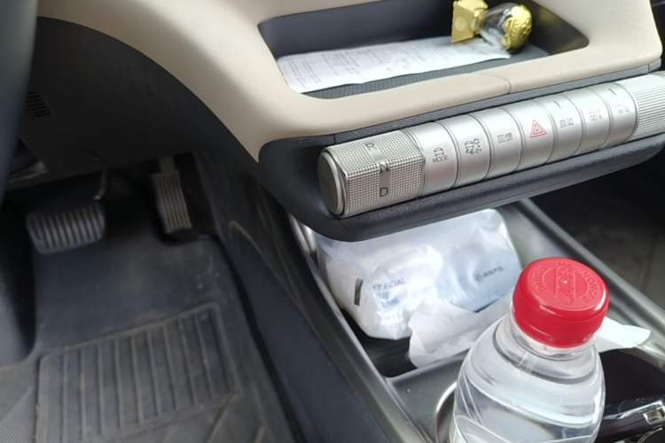 Used BYD Dolphin 2023 420 km Fashion Edition Gear Lever