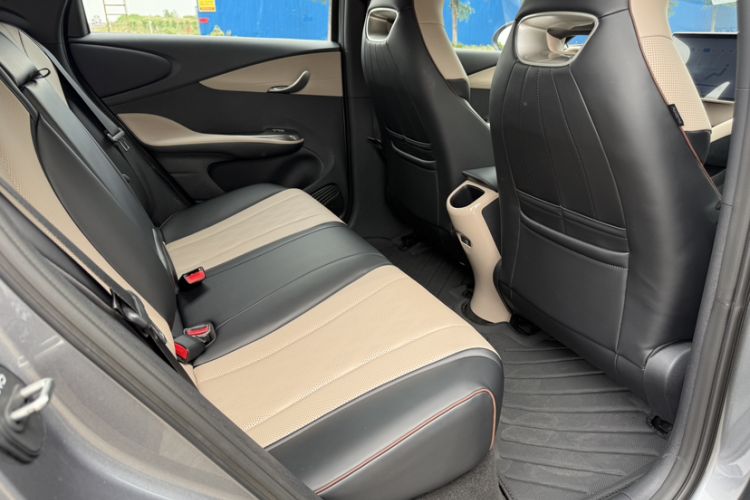 Used BYD Dolphin 2023 420 km Fashion Edition Interior 1