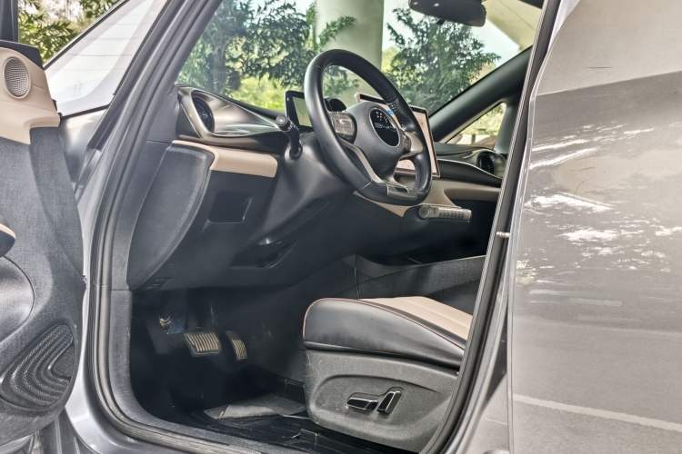 Used BYD Dolphin 2023 420 km Free Version Interior 1