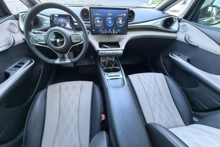 Used BYD Dolphin 2023 420 km Free Version Interior 2