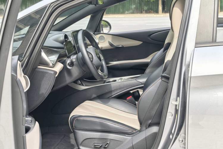Used BYD Dolphin 2023 420 km Fashion Edition Interior 2