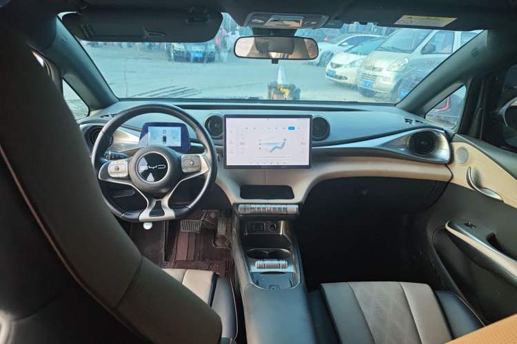 Used BYD Dolphin 2023 420 km Fashion Edition Interior 3