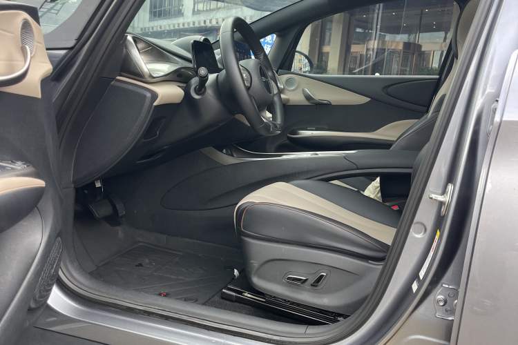 Used BYD Dolphin 2023 420 km Fashion Edition Interior 4