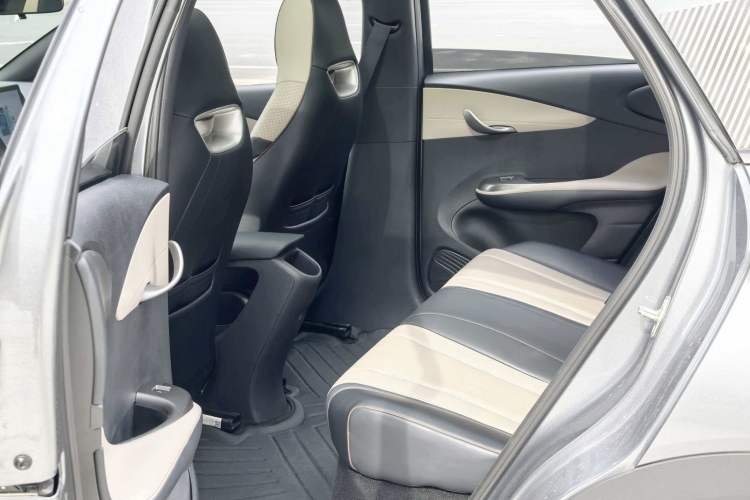 Used BYD Dolphin 2023 420 km Fashion Edition Interior 4