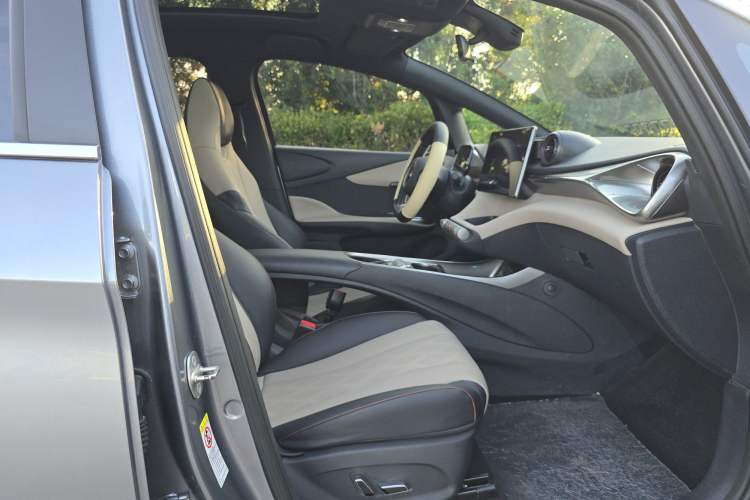 Used BYD Dolphin 2023 420 km Fashion Edition Interior 5