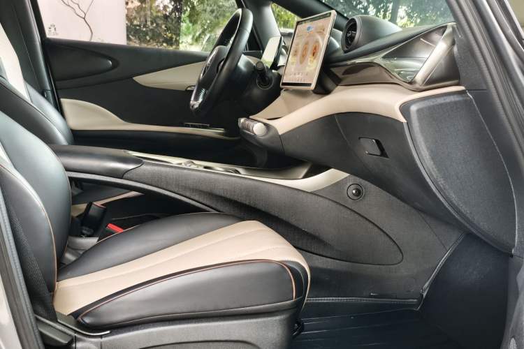 Used BYD Dolphin 2023 420 km Free Version Interior 5