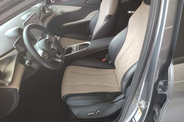 Used BYD Dolphin 2023 420 km Fashion Edition Left Front Seat