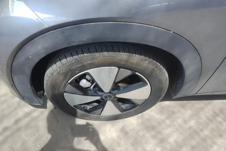 Used BYD Dolphin 2023 420 km Fashion Edition Left Front Wheel Hub