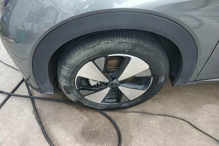 Used BYD Dolphin 2023 420 km Fashion Edition Left Front Wheel Hub