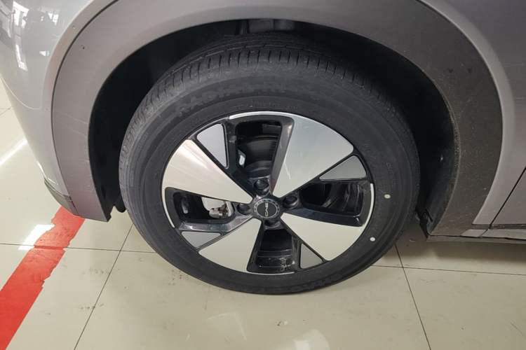 Used BYD Dolphin 2023 420 km Free Version Left Front Wheel Hub