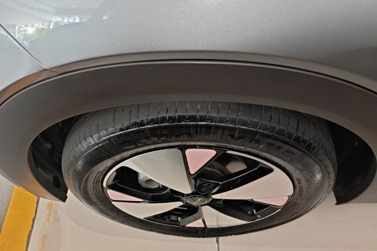 Used BYD Dolphin 2023 420 km Fashion Edition Left Front Wheel Hub