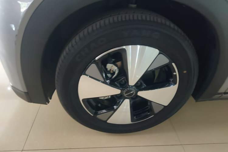 Used BYD Dolphin 2023 420 km Free Version Left Front Wheel Hub