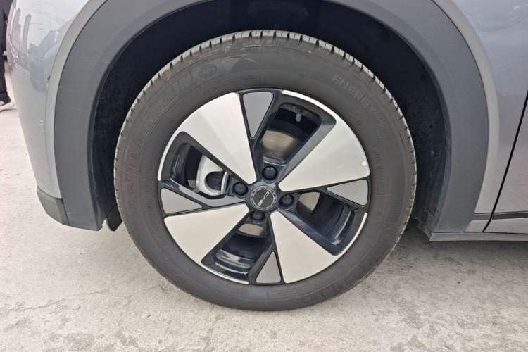 Used BYD Dolphin 2023 420 km Fashion Edition Left Front Wheel Hub