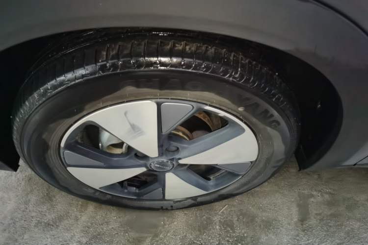 Used BYD Dolphin 2023 420 km Free Version Left Front Wheel Hub