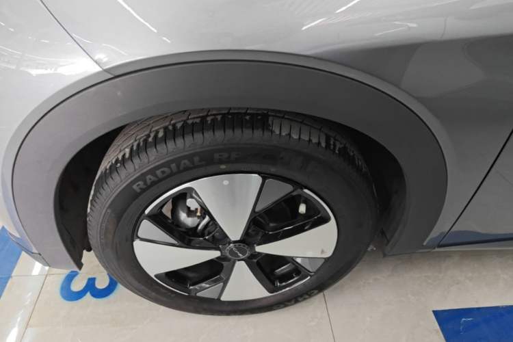 Used BYD Dolphin 2023 420 km Fashion Edition Left Front Wheel Hub
