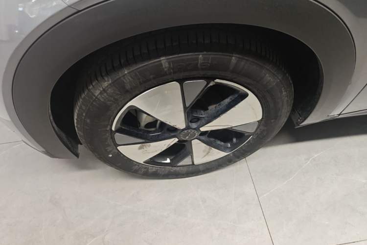 Used BYD Dolphin 2023 420 km Fashion Edition Left Front Wheel Hub