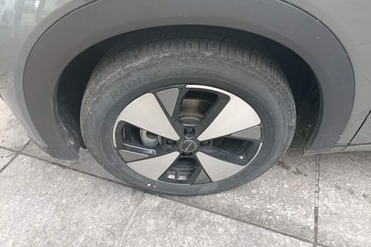 Used BYD Dolphin 2023 420 km Fashion Edition Left Front Wheel Hub