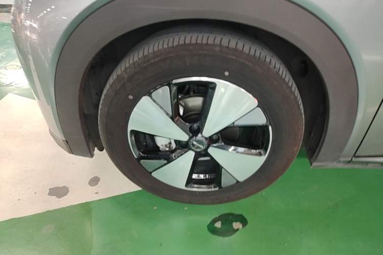 Used BYD Dolphin 2023 420 km Fashion Edition Left Front Wheel Hub