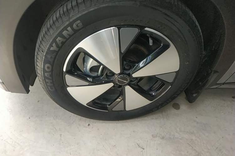 Used BYD Dolphin 2023 420 km Fashion Edition Left Front Wheel Hub