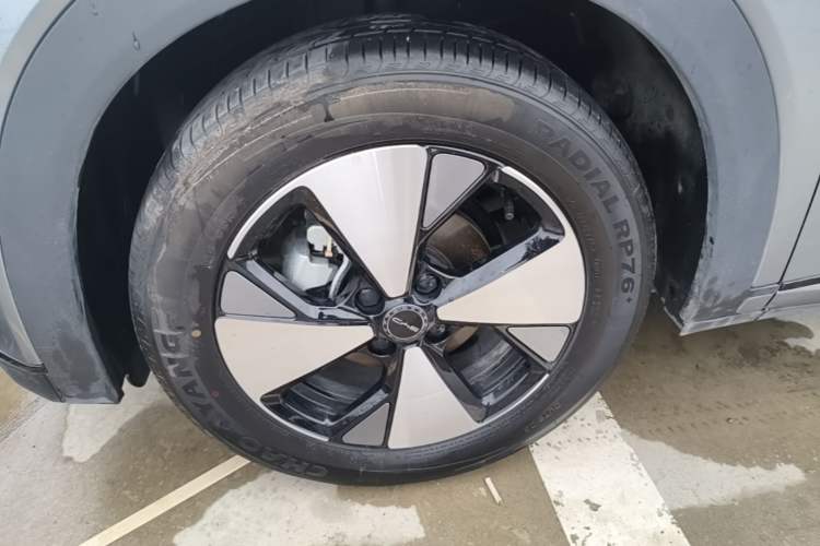 Used BYD Dolphin 2023 420 km Fashion Edition Left Front Wheel Hub