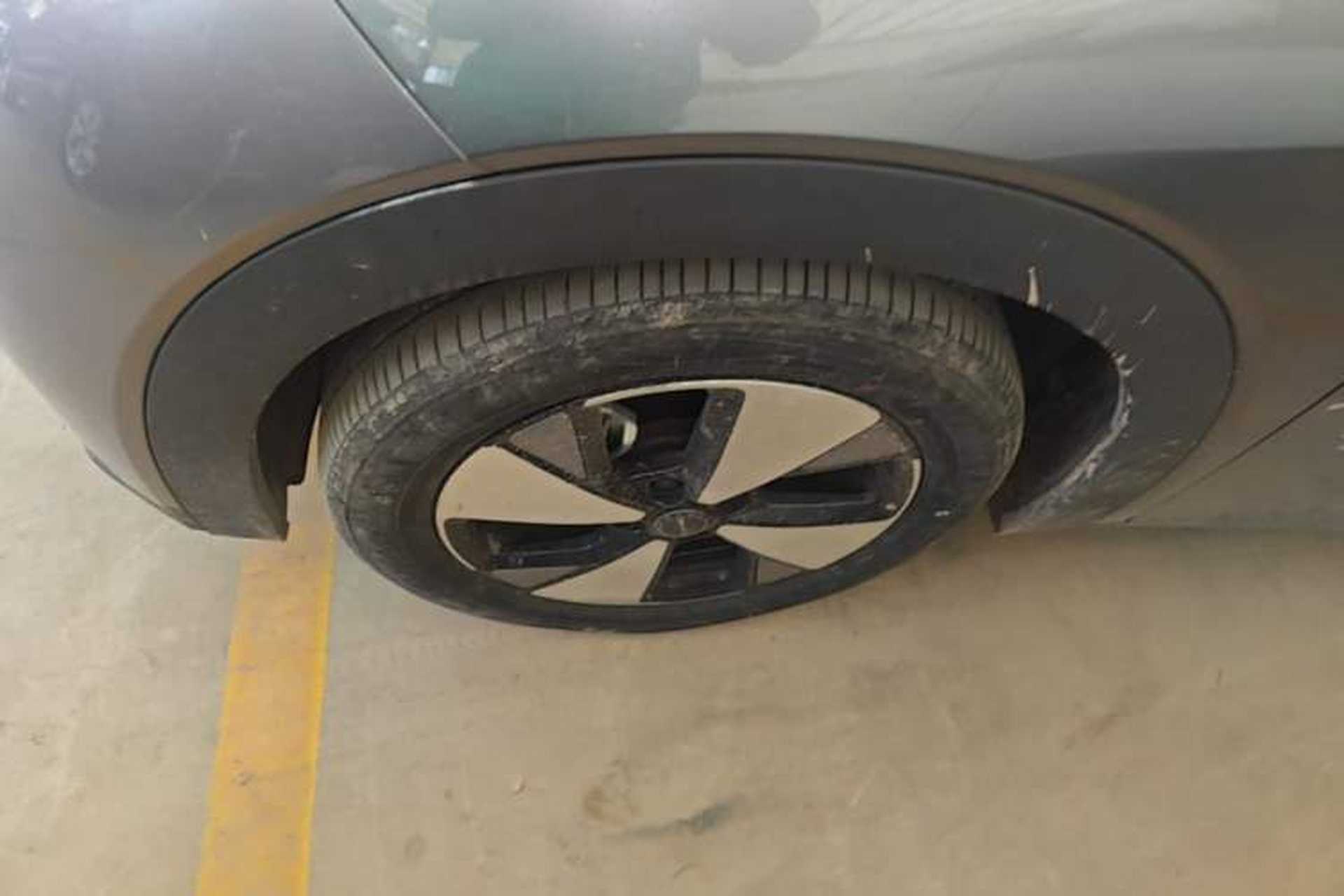 Used BYD Dolphin 2023 420 km Fashion Edition Left Front Wheel Hub