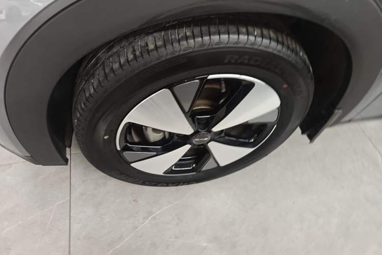 Used BYD Dolphin 2023 420 km Fashion Edition Left Front Wheel Hub