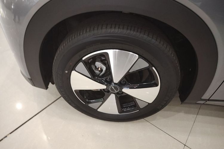 Used BYD Dolphin 2023 420 km Fashion Edition Left Front Wheel Hub