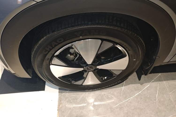 Used BYD Dolphin 2023 420 km Fashion Edition Left Front Wheel Hub