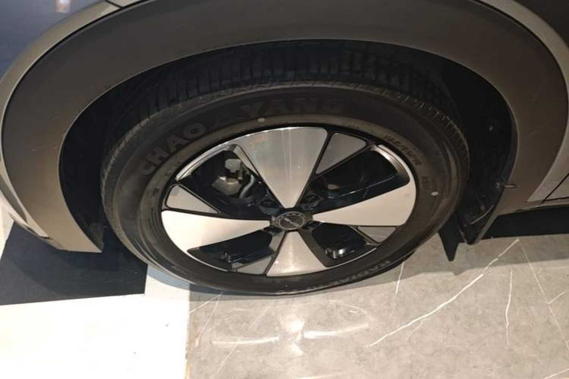 Used BYD Dolphin 2023 420 km Fashion Edition Left Front Wheel Hub