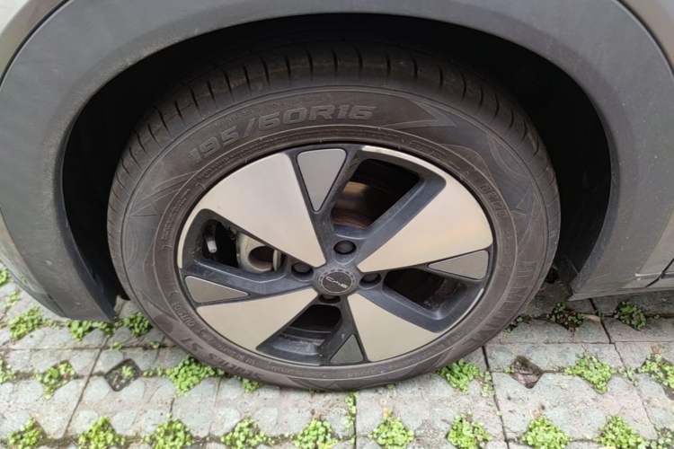 Used BYD Dolphin 2023 420 km Free Version Left Front Wheel Hub