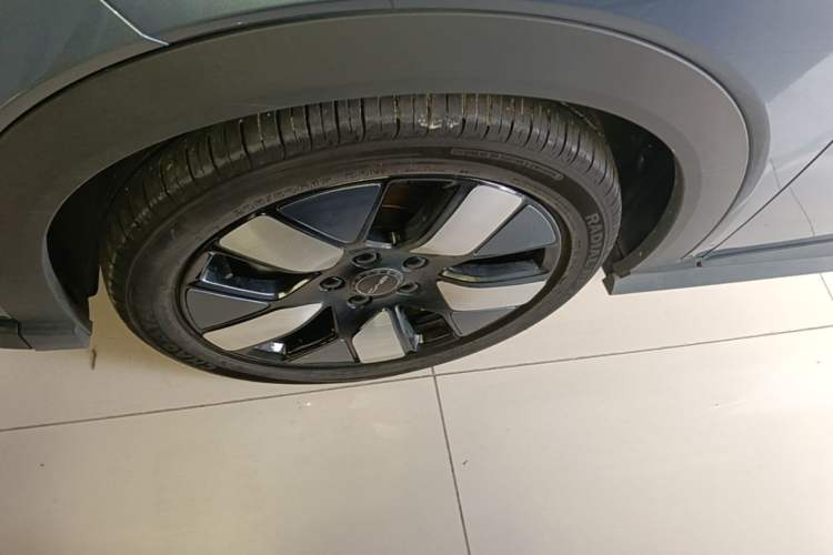 Used BYD Dolphin 2023 401km Knight Edition Left Front Wheel Hub