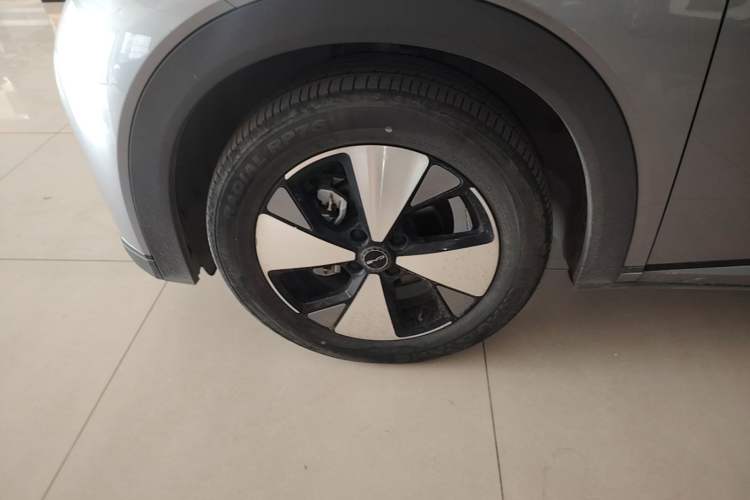 Used BYD Dolphin 2023 420 km Fashion Edition Left Front Wheel Hub