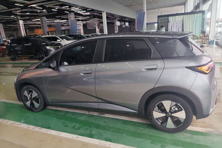 Used BYD Dolphin 2023 420 km Fashion Edition Left Side