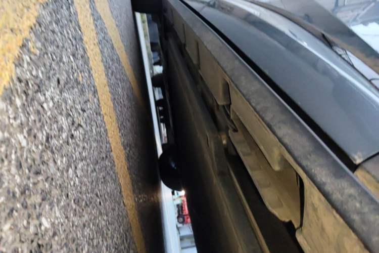 Used BYD Dolphin 2023 420 km Fashion Edition Left Side Sill