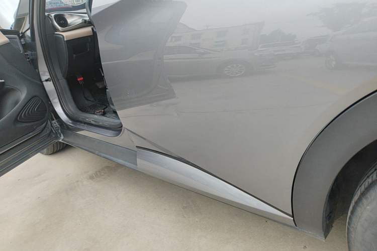 Used BYD Dolphin 2023 420 km Fashion Edition Left Side Sill