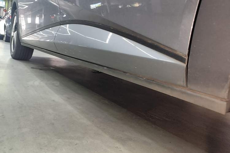 Used BYD Dolphin 2023 420 km Fashion Edition Left Side Sill