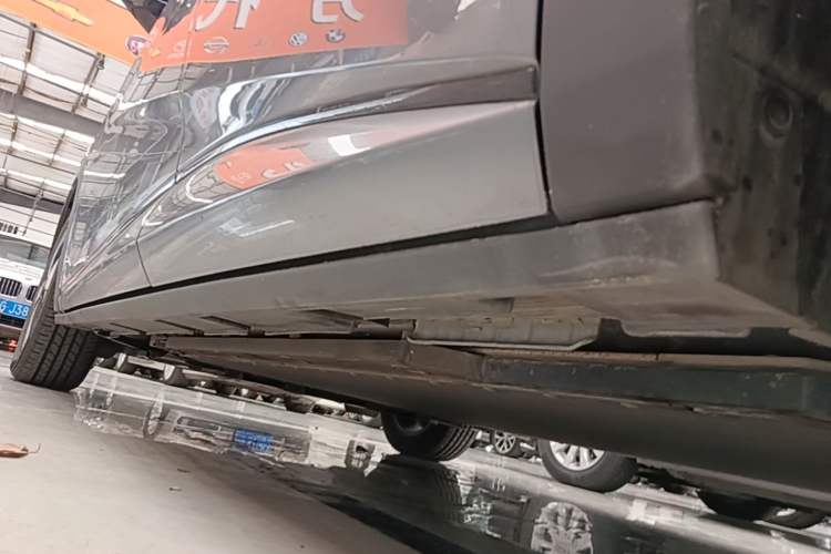 Used BYD Dolphin 2023 420 km Fashion Edition Left Side Sill