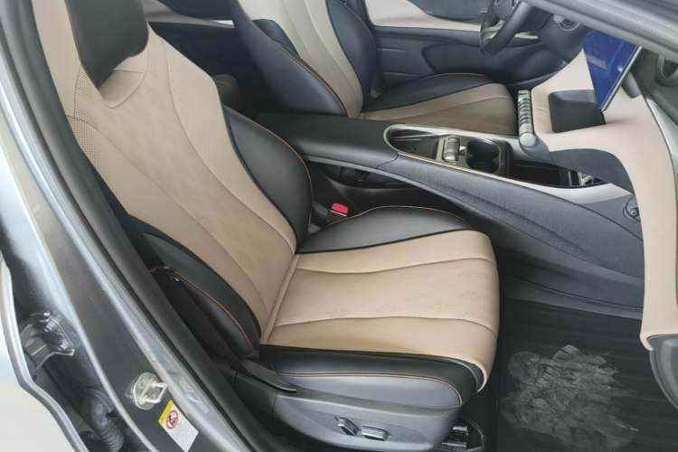 Used BYD Dolphin 2023 420 km Fashion Edition Right Front Seat