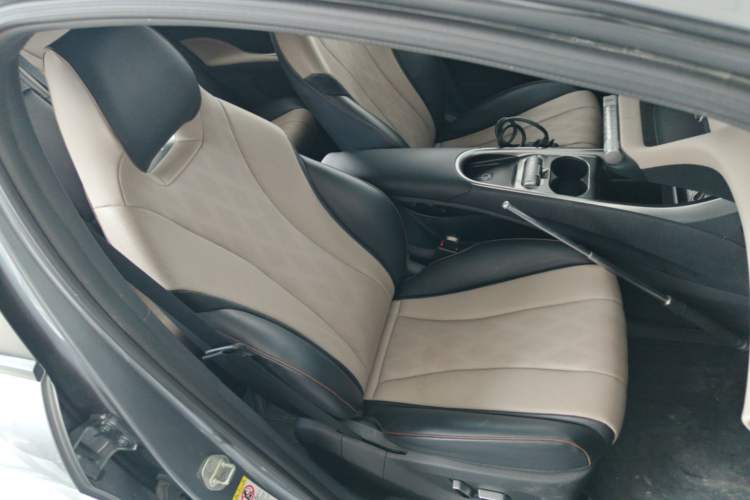 Used BYD Dolphin 2023 420 km Fashion Edition Right Front Seat