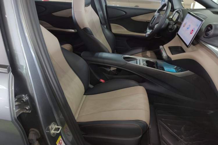 Used BYD Dolphin 2023 420 km Free Version Right Front Seat