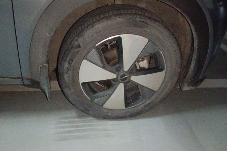 Used BYD Dolphin 2023 420 km Free Version Right Front Wheel Hub