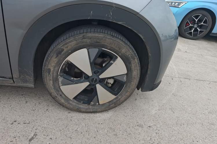 Used BYD Dolphin 2023 420 km Fashion Edition Right Front Wheel Hub